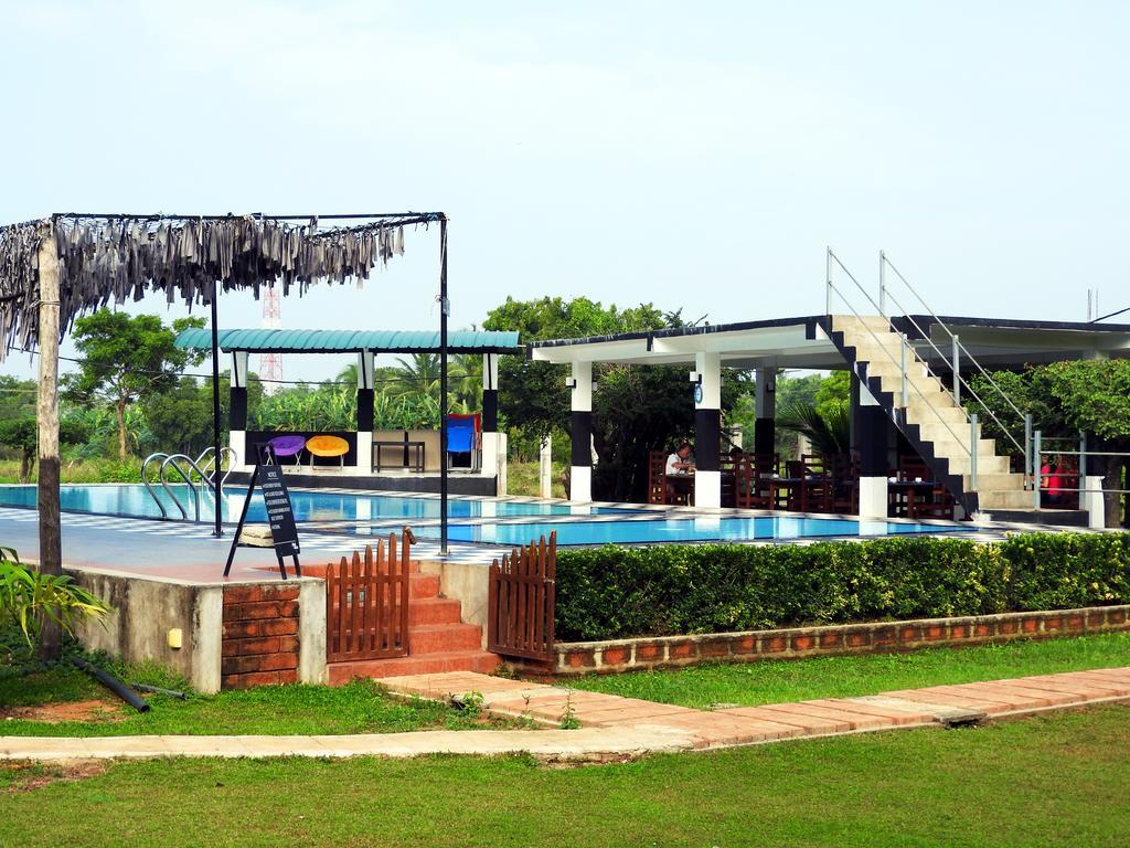 Eco Hotel Black & White - Anuradhapura Mihintale Εξωτερικό φωτογραφία