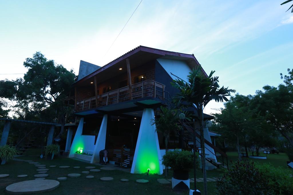 Eco Hotel Black & White - Anuradhapura Mihintale Εξωτερικό φωτογραφία