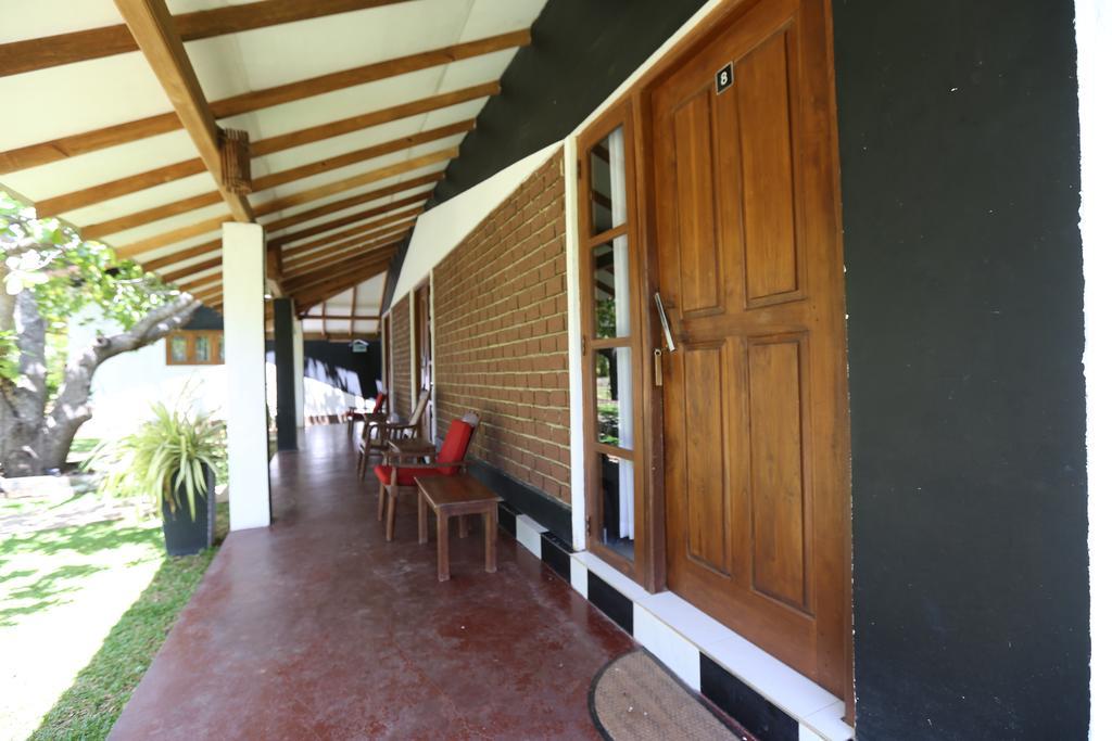 Eco Hotel Black & White - Anuradhapura Mihintale Εξωτερικό φωτογραφία