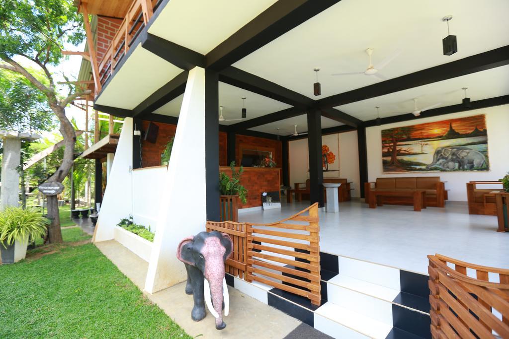 Eco Hotel Black & White - Anuradhapura Mihintale Εξωτερικό φωτογραφία