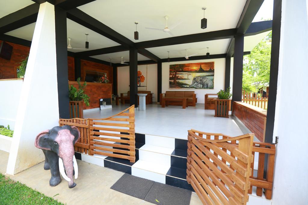 Eco Hotel Black & White - Anuradhapura Mihintale Εξωτερικό φωτογραφία