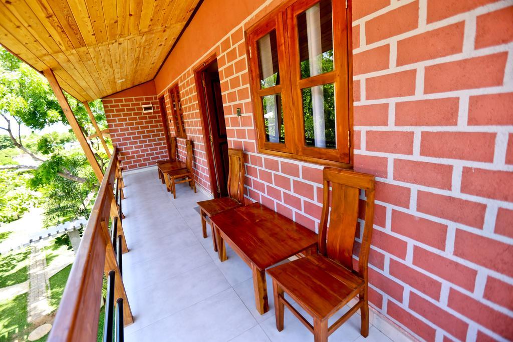 Eco Hotel Black & White - Anuradhapura Mihintale Εξωτερικό φωτογραφία