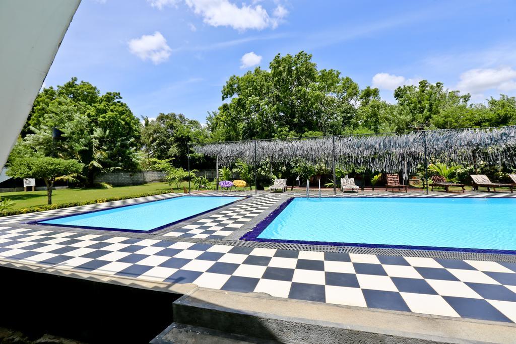 Eco Hotel Black & White - Anuradhapura Mihintale Εξωτερικό φωτογραφία