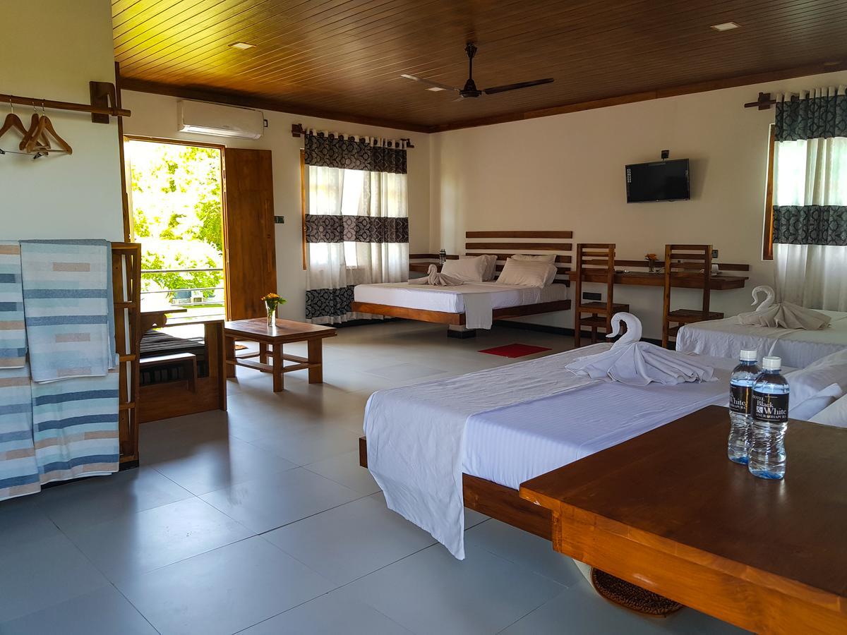 Eco Hotel Black & White - Anuradhapura Mihintale Εξωτερικό φωτογραφία